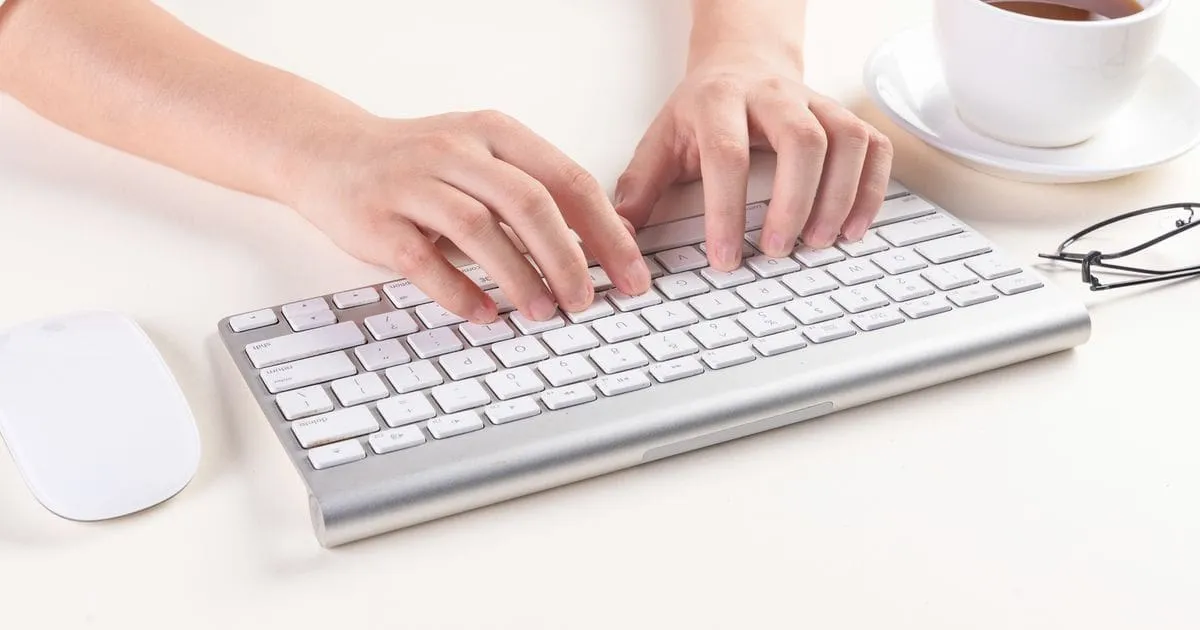 デスクが映える！かわいいキーボードとマウス